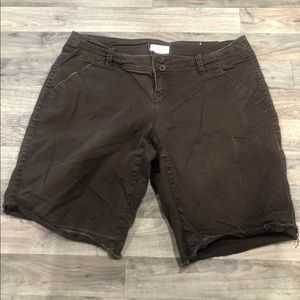 Maurices brown shorts size 14